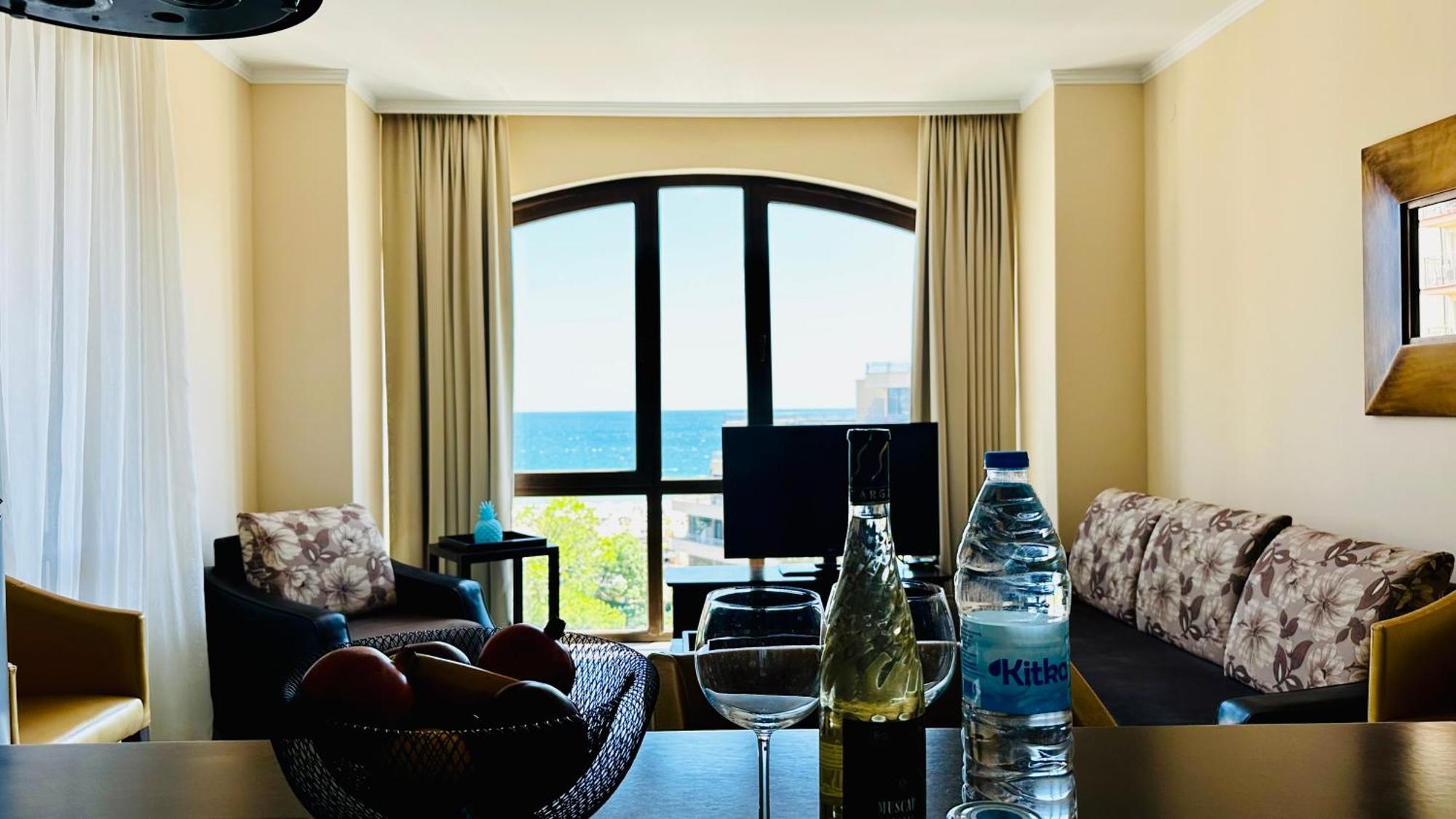 Royal Beach - Modern & Private Apartments In Center Sunny Beach Ngoại thất bức ảnh