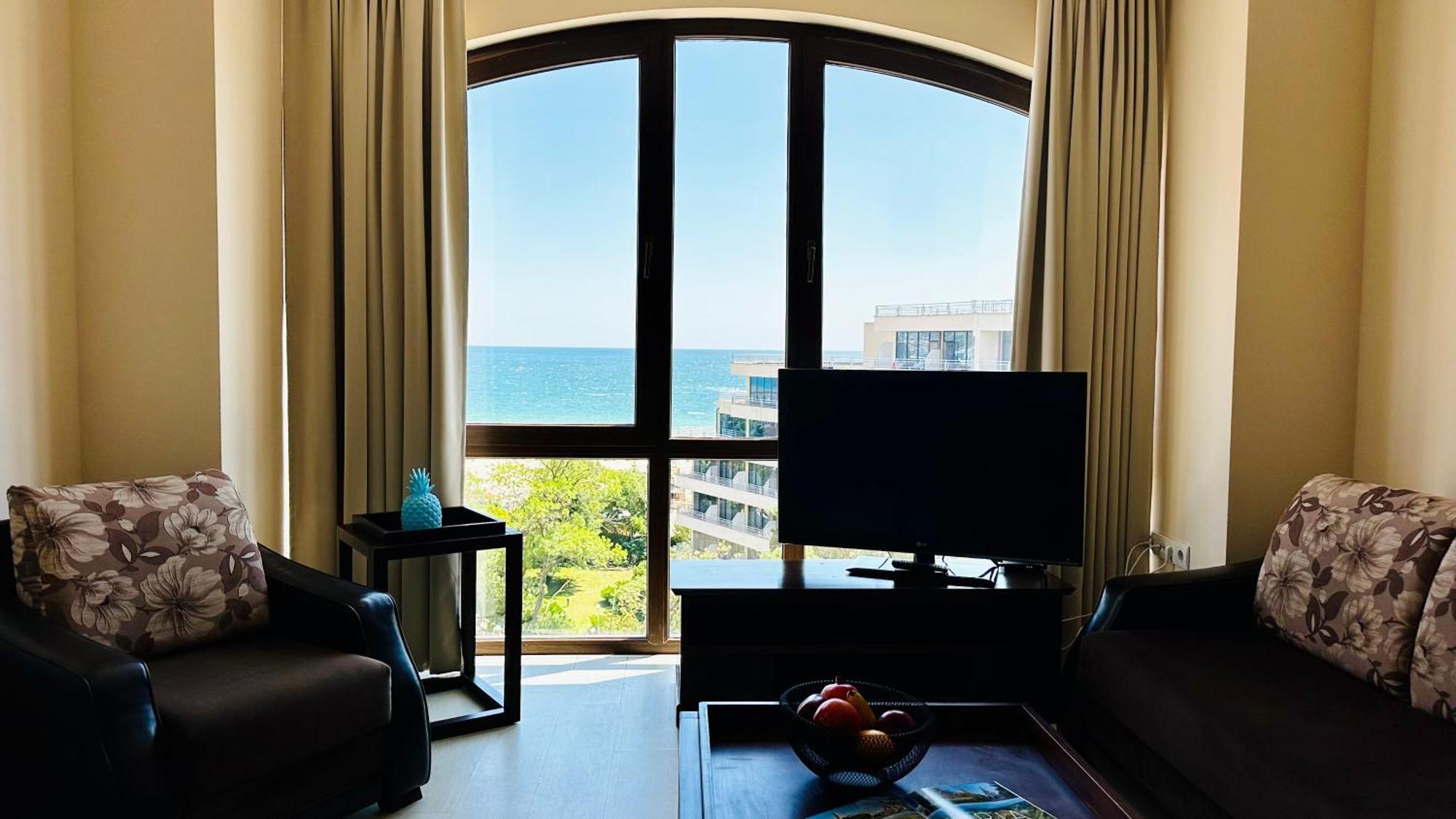 Royal Beach - Modern & Private Apartments In Center Sunny Beach Ngoại thất bức ảnh