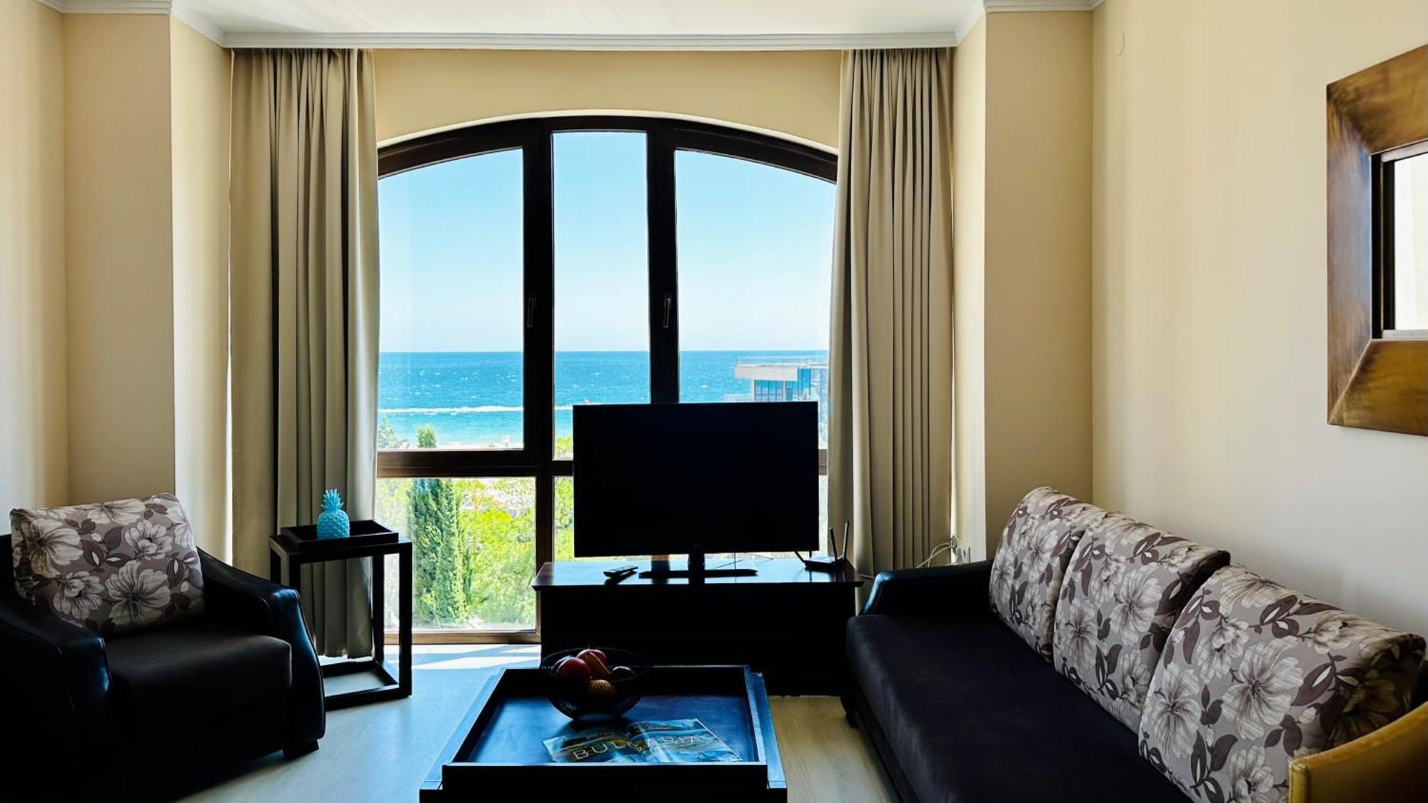 Royal Beach - Modern & Private Apartments In Center Sunny Beach Ngoại thất bức ảnh